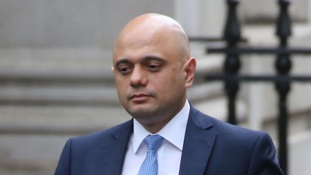 Dimite inesperadamente el ministro británico de Finanzas Sajid Javid