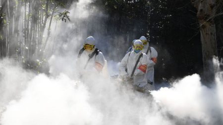 Solo un medicamento podría ayudar a tratar síntomas de coronavirus, dice experto en salud