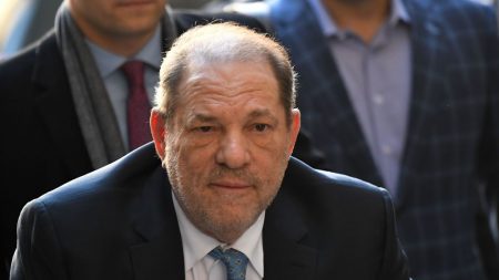 Extraditan a Weinstein a California, donde enfrentará cargos de violación