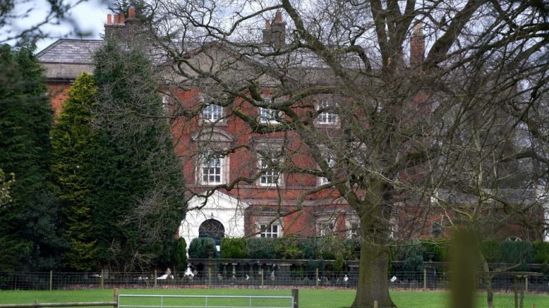 La escuela Cransely Day en Northwich, en el norte de Inglaterra, el 25 de febrero de 2020, después de que cerrara como precaución contra el coronavirus COVID-2019, tras el regreso de los estudiantes de un viaje de esquí en Italia. (JON SUPER/AFP/Getty Images)