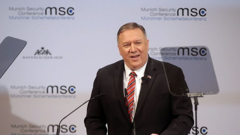 Mike Pompeo, Secretario de Estado de los EE.UU. da un discurso en la Conferencia de Seguridad de Munich 2020 (MSC) el 15 de febrero de 2020 en Munich, Alemania. (Johannes Simon/Getty Images)