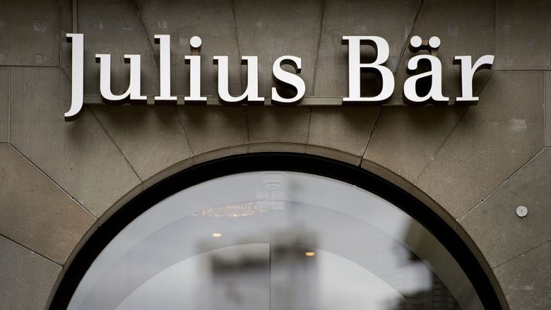 El logotipo del banco privado suizo Julius Baer se ve el 24 de septiembre de 21012 en Zúrich, Suiza. (FABRICE COFFRINI / AFP / Getty Images)
