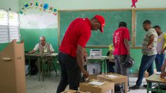 República Dominicana llama a elecciones extraordinarias y vuelve al voto manual