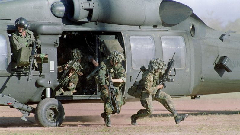 EEUU quiere rescatar restos de dos militares accidentados en Panamá en 1985. (Imagen ilustrativa de MANOOCHER DEGHATI/AFP via Getty Images)