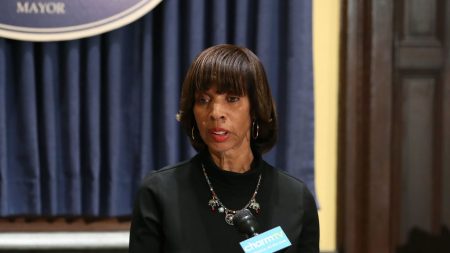 Exalcaldesa de Baltimore Catherine Pugh condenada a prisión por estafa en un plan de venta de libros