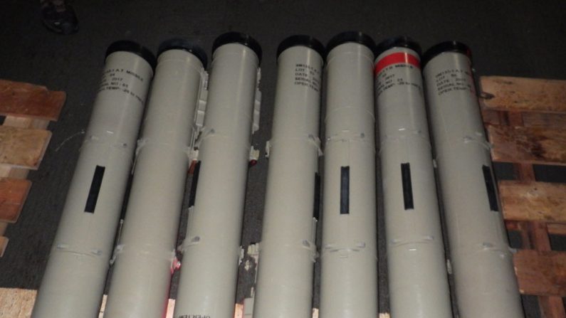 Un envío de armas avanzadas y componentes de armas incautados durante una operación de interdicción marítima en el área de operaciones de la Quinta Flota de los EE.UU. el 9 de febrero de 2020. (Foto de la Marina de los EE.UU. por el Especialista en Comunicación de Masas de Segunda Clase Michael H. Lehman)