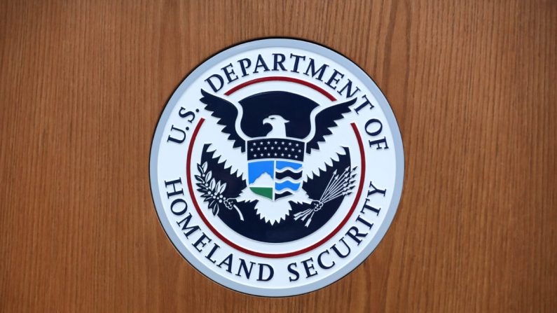 El logo del Departamento de Seguridad Nacional de los Estados Unidos. (Samira Bouaou/The Epoch Times)