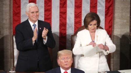 Pelosi hace todo lo posible por reelegir a Trump en el Estado de la Unión