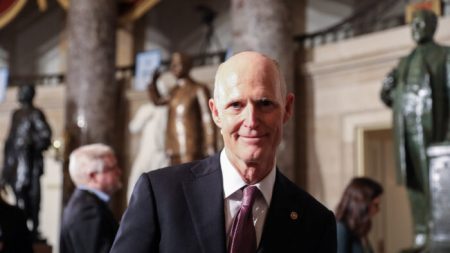 Rick Scott pide una enmienda constitucional para elevar el umbral de votos para pedir un impeachment