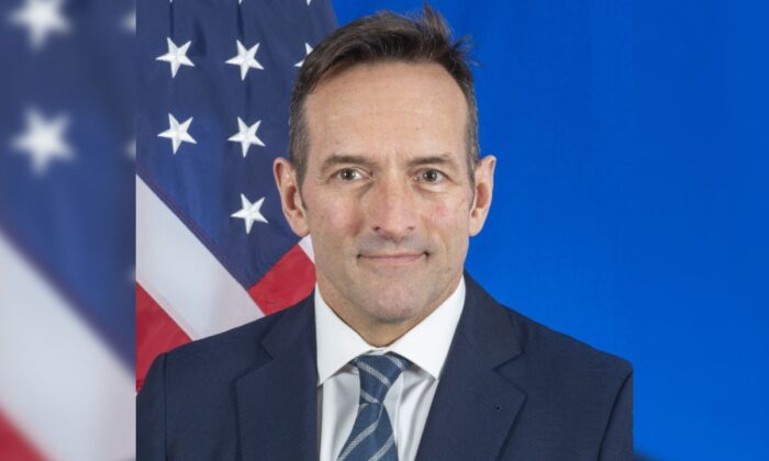 Roger D. Carstens es subsecretario adjunto en el Buró de Democracia, Derechos Humanos y Trabajo del Departamento de Estado de los Estados Unidos. (Departamento de Estado)