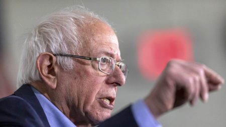 El ‘Coqueteo’ de Bernie Sanders al Partido Comunista