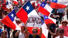 Chile: Miles de personas marchan en Santiago en rechazo a una nueva Constitución