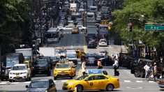 «Indignante»: Así catalogó el alcalde de Nueva York el trato de taxistas a los pasajeros chinos