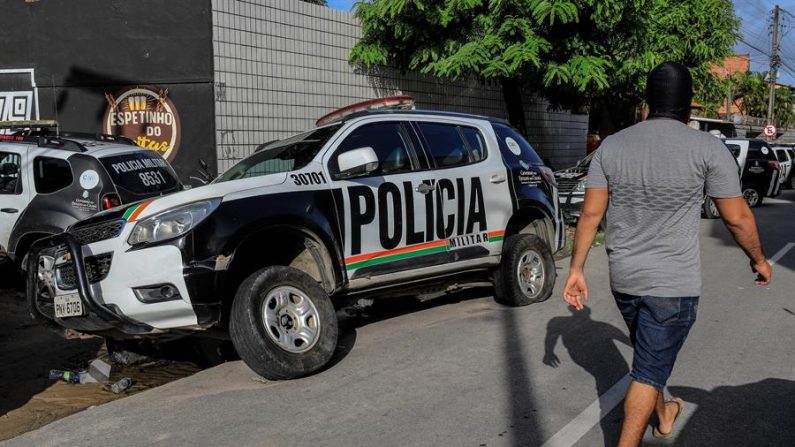 La policía brasileña arrestó al presunto autor de los tiroteos cometidos este viernes en dos escuelas de la ciudad de Aracruz, en los que murieron al menos tres personas y otras once resultaron heridas. EFE/Jarbas Oliveira/Archivo