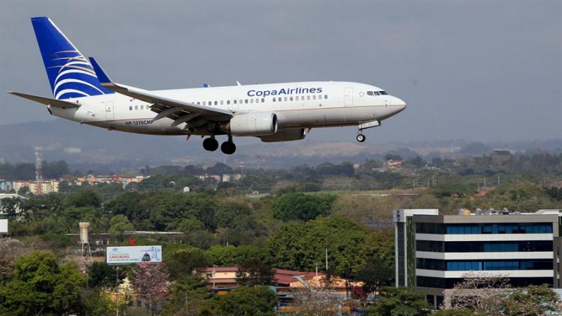 Un avión de Copa Airlines en una imagen de archivo. 
EFE/Alejandro Bolívar