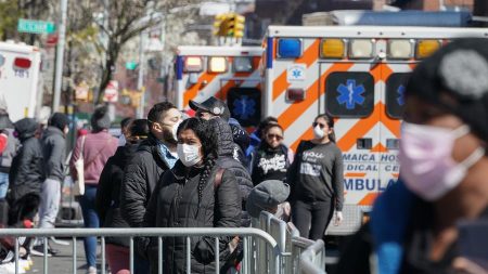 Nueva York tiene ya 52,318 positivos del virus del PCCh y 728 fallecidos