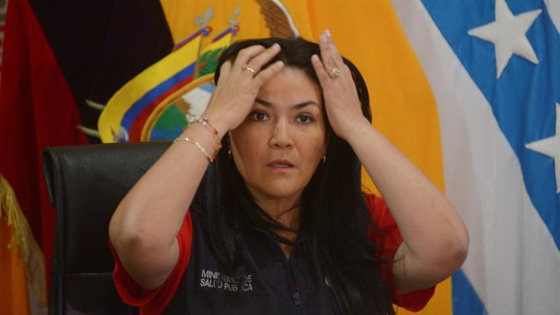 En la imagen un registro de la ministra de Salud Pública de Ecuador, Catalina Andramuño, quien confirmó el primer fallecimiento por coronavirus en el país. EFE/Marcos Pin/Archivo
