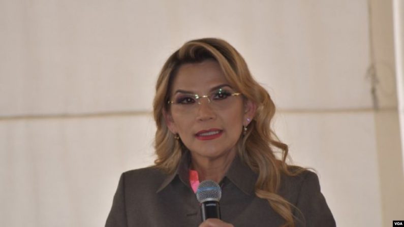 La expresidenta de Bolivia Jeanine Añez, resaltó la importancia del trabajo de inteligencia de las fuerzas de seguridad . Foto Yuvinka Gozalvez Avilés (VOA).
