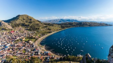 Bolivia: maravillosas vistas al gran lago y ruinas de una civilización antigua