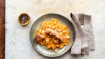 Fagioli All’uccelletto: frijoles deliciosos cocidos en salsa de tomate