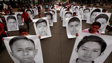 La impunidad persiste un año después del informe del Gobierno mexicano sobre Ayotzinapa