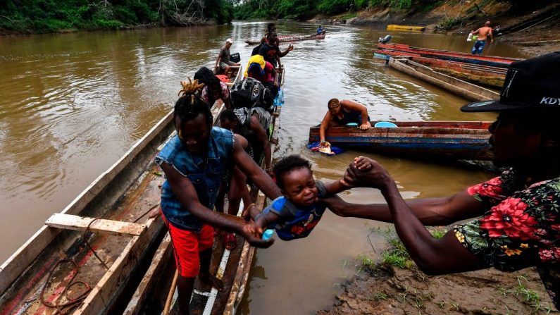 Aumenta a 4.000 los menores que cruzan la frontera entre Panamá y Colombia. (Imagen ilustrativa LUIS ACOSTA/AFP via Getty Images)