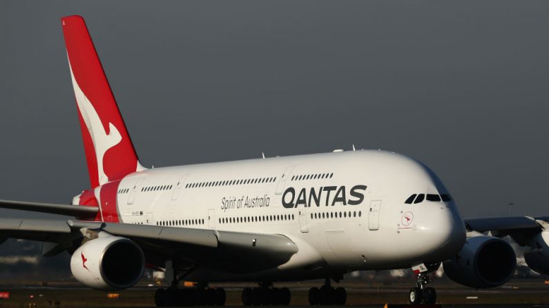Taxis A380 de Qantas en el aeropuerto de Sydney antes del evento de gala de 100 años en Sydney, Australia, el 31 de octubre de 2019. (Brendon Thorne / Getty Images)