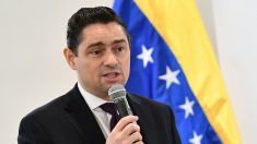 Embajador de Venezuela en EE. UU. visita a connacionales detenidos por temas migratorios en Texas