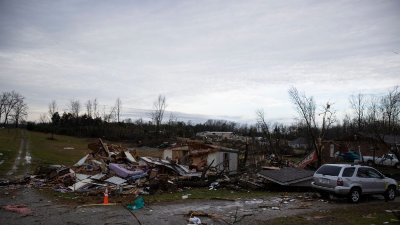 Se ve una casa destruida por los fuertes vientos de uno de varios tornados que arrasaron el estado durante la noche del 3 de marzo de 2020 en Cookeville, Tennessee. (Brett Carlsen/Getty Images)