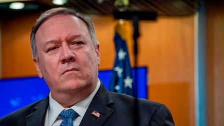 EE. UU. reducirá la ayuda a Afganistán en 1000 millones de dólares tras la visita de Pompeo a Kabul