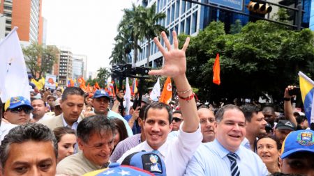 Guaidó anuncia nueva movilización para el jueves después de violenta intervención del régimen