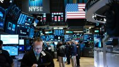 Wall Street abre en verde y remonta tras su peor día de la historia