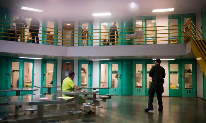 Una fotografía de archivo muestra una cárcel estadounidense (Robyn Beck/AFP a través de Getty Images)