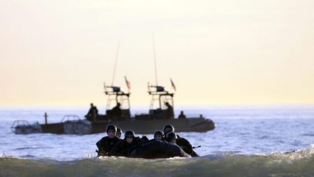 Navy SEAL dio positivo para COVID-19 en base de entrenamiento ubicada en Washington