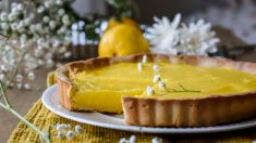 Esta elegante tarta francesa de limón es una dulce rebanada de sol