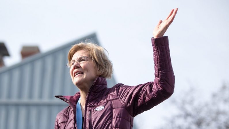 La candidata presidencial demócrata, la senadora Elizabeth Warren (D-Mass.), que ayudó a crear la Oficina de Protección Financiera del Consumidor, en Cambridge, Mass., el 3 de marzo de 2020. (Scott Eisen/Getty Images)