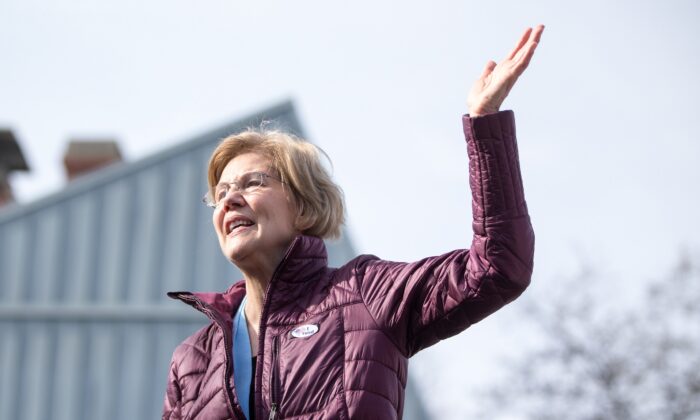 La excandidata presidencial demócrata, la senadora Elizabeth Warren (D-Mass.), que ayudó a crear la Oficina de Protección Financiera del Consumidor, en Cambridge, Mass., el 3 de marzo de 2020. (Scott Eisen/Getty Images)
