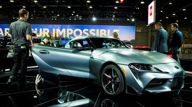 Un vehículo 2019 Toyota GR Supra es expuesto durante el Salón del Automóvil de Detroit 2019, en Detroit, Michigan (Estados Unidos). EFE/ Tannen Maury/Archivo
