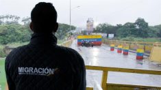 Régimen de Maduro cerró el principal acceso a Caracas con contenedores