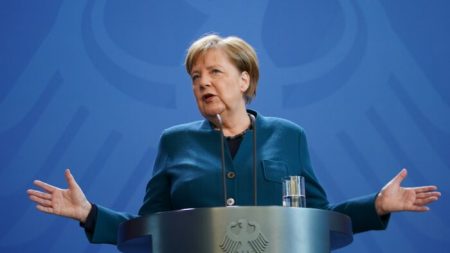 Merkel da negativo del virus del PCCh en un primer test