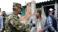 Ejército colombiano y fundaciones ayudan a los más necesitados en cuarentena