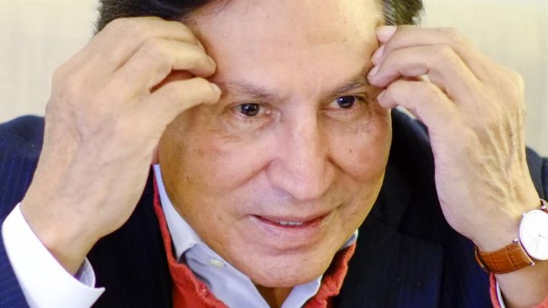 El expresidente peruano Alejandro Toledo habla durante una entrevista con la agencia de noticias EFE en un hotel en Manhattan, Nueva York (EE.UU.). EFE/Eduardo Muñoz Álvarez/Archivo
