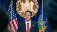La gente debe quedarse en casa si se siente enferma debido al virus, dice gobernador de Nueva York