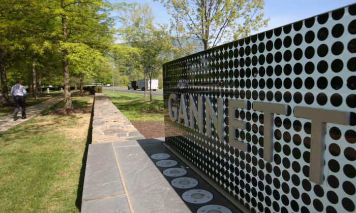 El logo de Gannett frente a la sede en Tysons Corner, Virginia. Foto de archivo. (Mark Wilson/Getty Images)