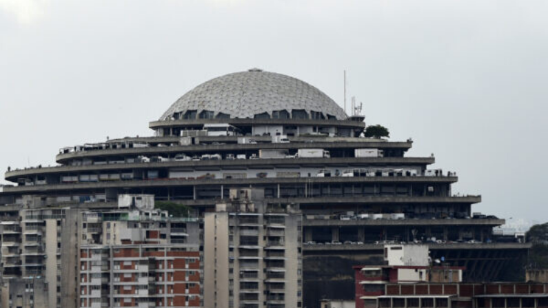 Vista de la sede del Servicio Bolivariano de Inteligencia Nacional (SEBIN), conocida como “El Helicoide”, en Caracas, el 9 de mayo de 2019. (STR / AFP a través de Getty Images)