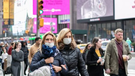 Jefe del FEMA: suministros médicos ahora se envían a los hospitales desde las reservas nacionales