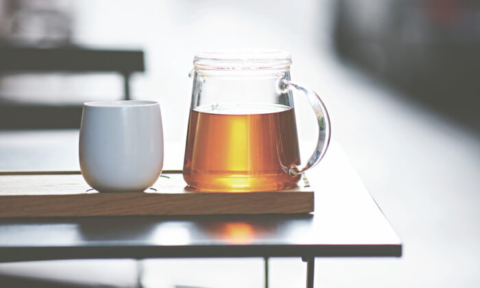 Para una taza de té realmente buena, necesitas buenas hojas de té y buena agua. (Steven Joyce)