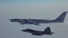 Interceptan aviones rusos que vigilaban submarinos estadounidenses en el Ártico, dice comandante