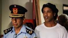 Ronaldinho cumple un mes de encierro, en medio de la emergencia por el virus del PCCh