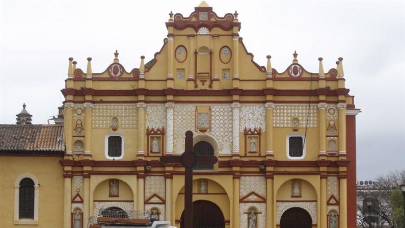 Vista general de una iglesia en San Cristóbal de las Casas, estado de Chiapas (México). EFE/Ulises Ruiz Basurto/Archivo
